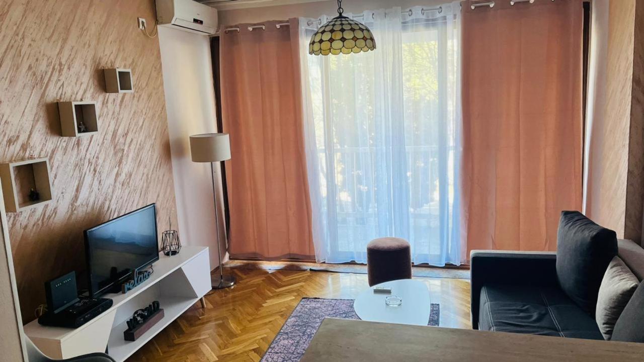 Majdini Clock Tower Apartman Podgoriţa Exterior foto